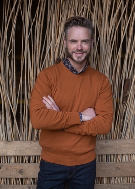 Meantime Jacquard pullover m. V-hals, okergoud