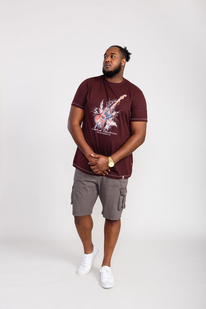 D555 T-shirt 'Lightning Bolt Guitar', bordo