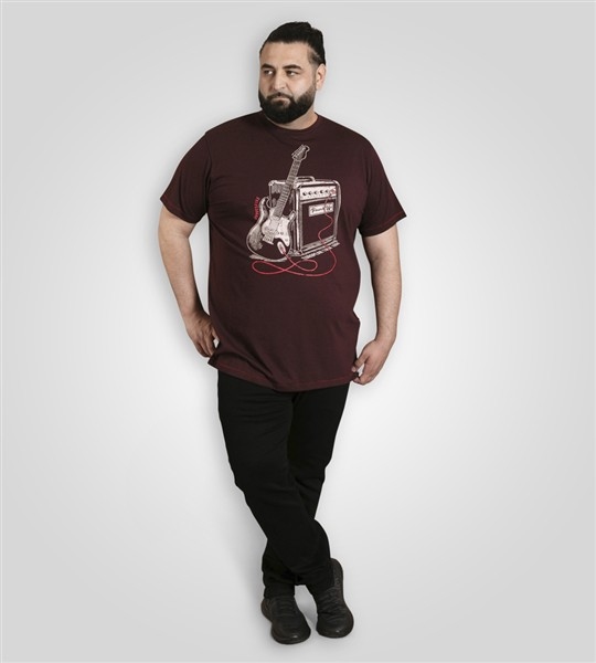 D555 T-shirt Guitar and Amp, donker rood