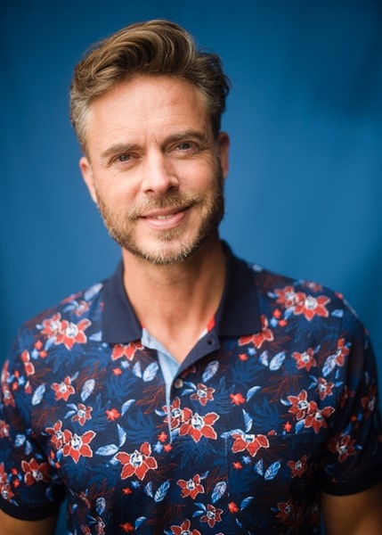 Meantime Polo m. all-over bloemprint, navy