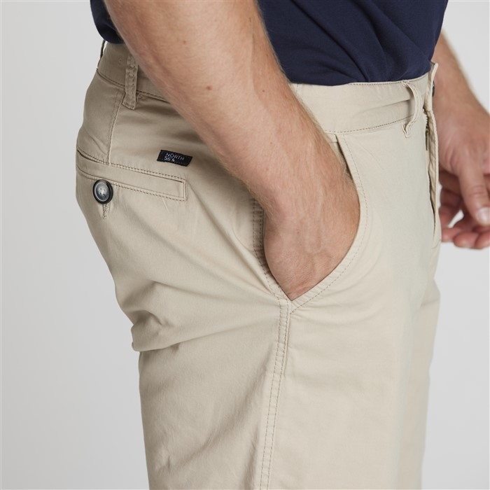 North 56°4 Chino shorts m. stretch, licht sand