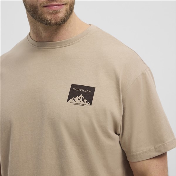 North 56°4 T-shirt rugprint 'Mount Kjerag', sand